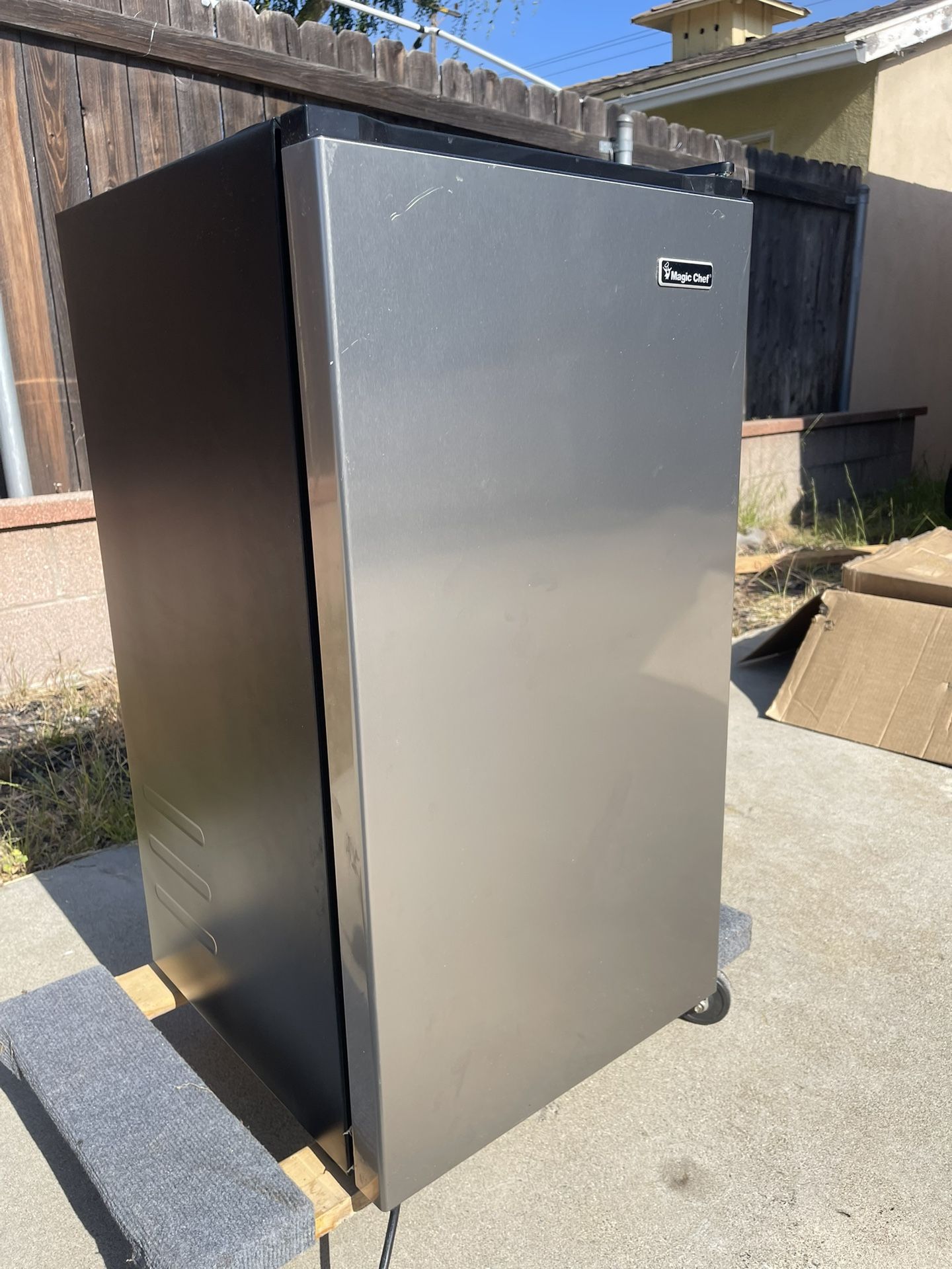 Magic Chef Mini Fridge