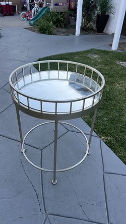 Side mirror table