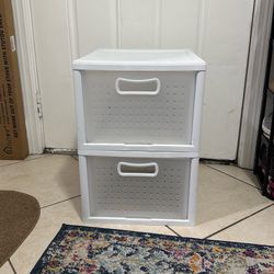 Sterilite plastic containers