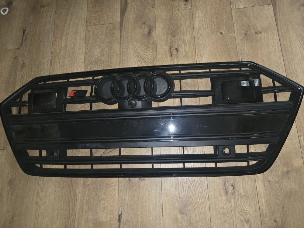 Audi S7  2020 fromt Grill