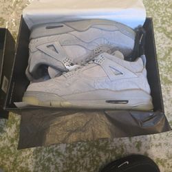 Jordan 4 X KAWs Collab (Grey)