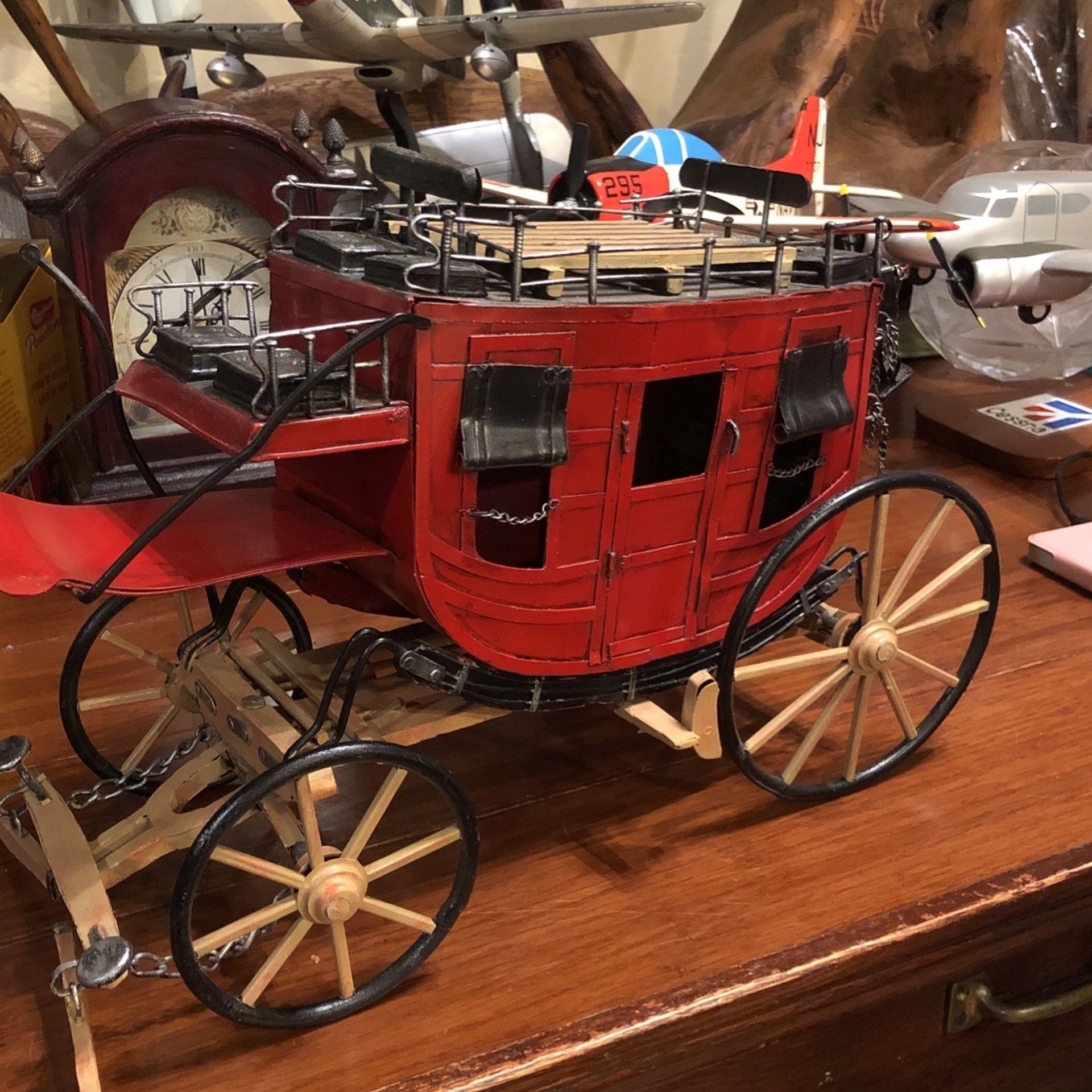 Berkeley Designs Red Stage Coach