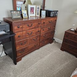 Queen Size Sleigh Bed And Double Dresser With Mirror