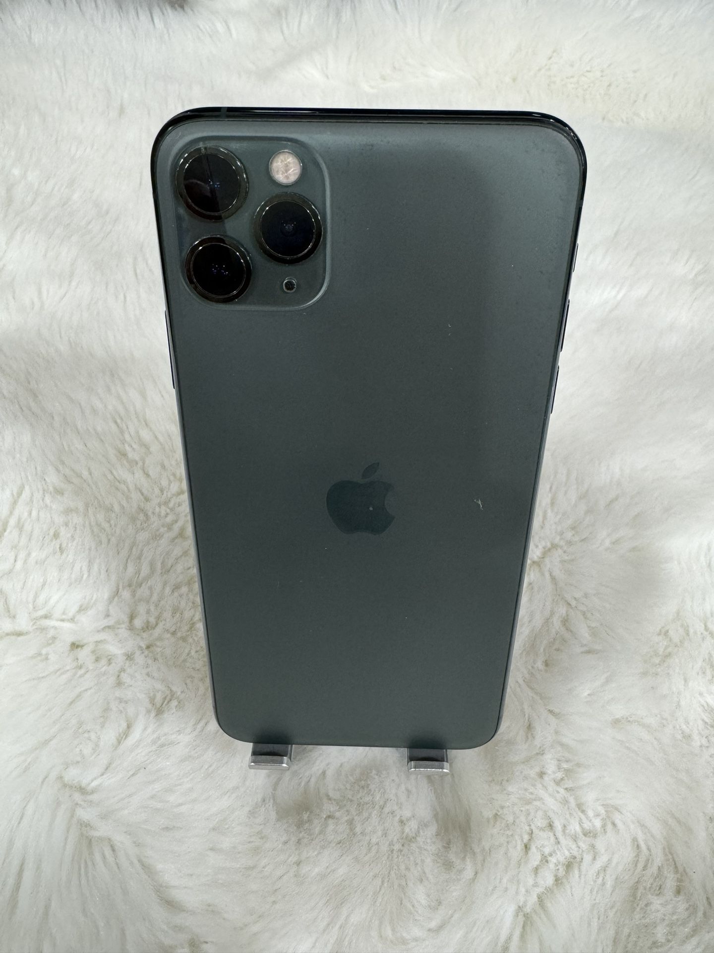 Apple iPhone 11 Pro Max 64GB (Unlocked) $330