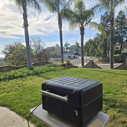 Traeger Ranger Portable Pellet Smoker BBQ Grill