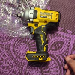 DeWalt XR Mid Range Impact Wrench 1/2 Tool Only 