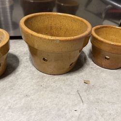 Gardening. Set If 3 Planter Pots $35
