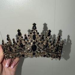 Black & Gold Crown
