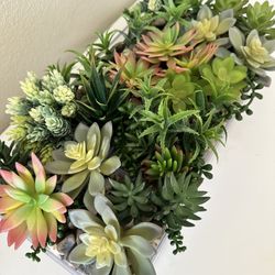 16 x 8“ Rectangular Acrylic Decor Arrangement with Faux Succulent Plants and River Rocks