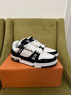 Lv trainer black and white