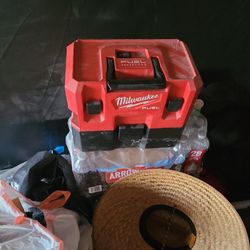 Milwaukee M12 Vaccum Fule