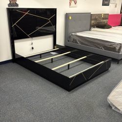 Queen Bed That Lights Up And Dresser Mirror Lights Up Brand New