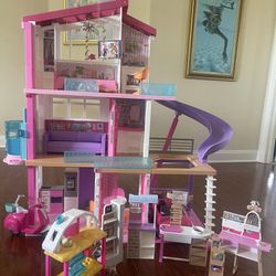 Barbie dream House hall