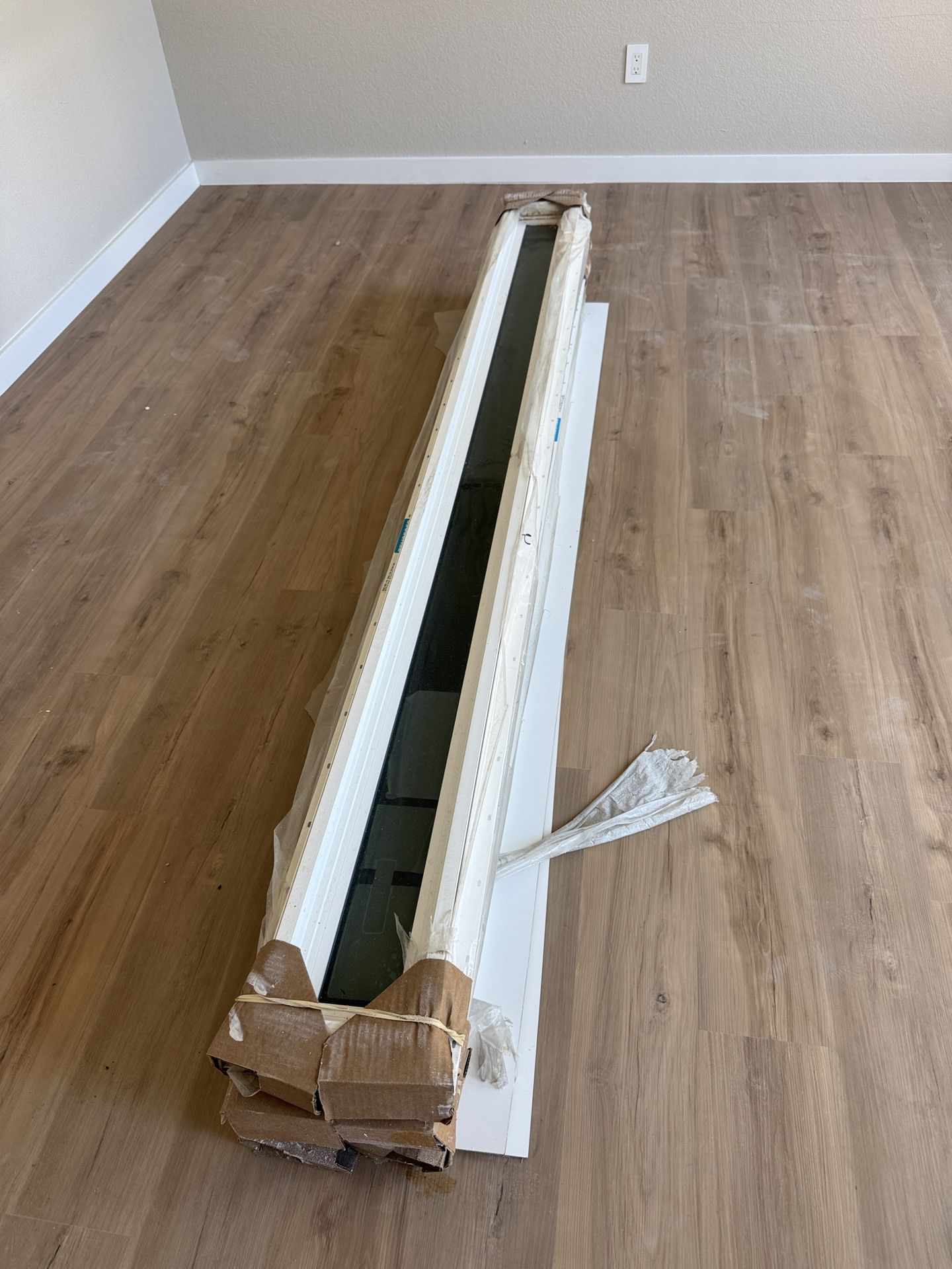 4 Brand New Narrow Sidelight Windows – 8” x 96”
