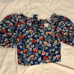 Woman’s short sleeve top 