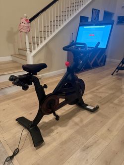 Peloton Bike+ PLUS Bundle – Barely Used – Accessories Included