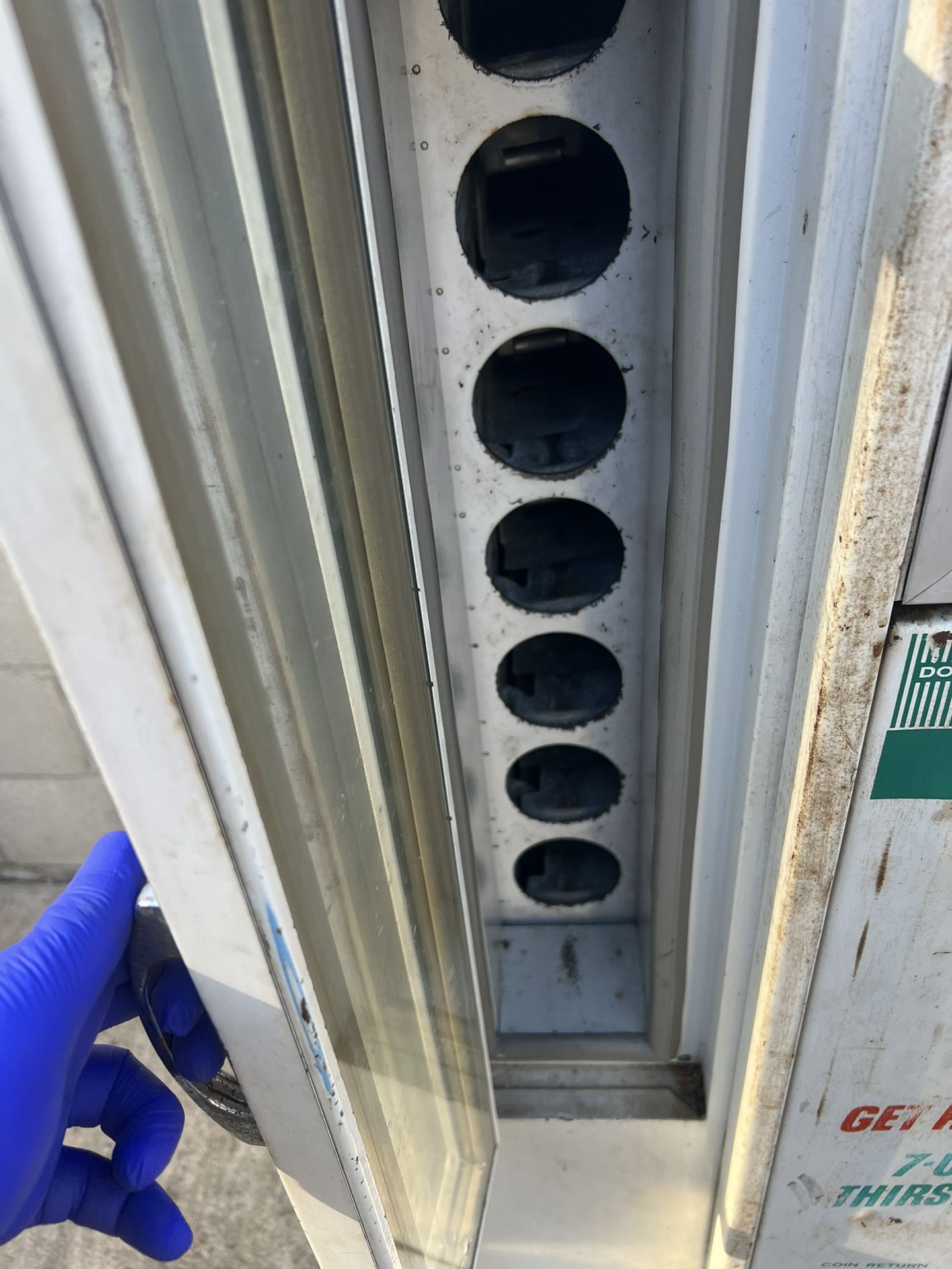 Vintage 1960's Vendorlator 7Up Seven Up Machine