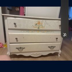 DRESSERS,  3 DRAWERS