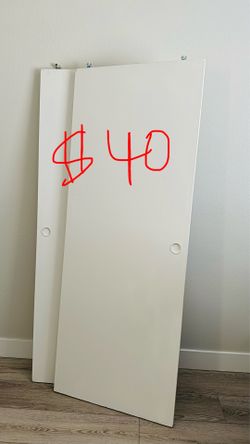 Closest sliding door in good condition