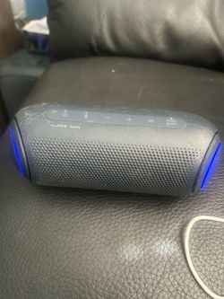 LG Portable Bluetooth Speaker with Meridian