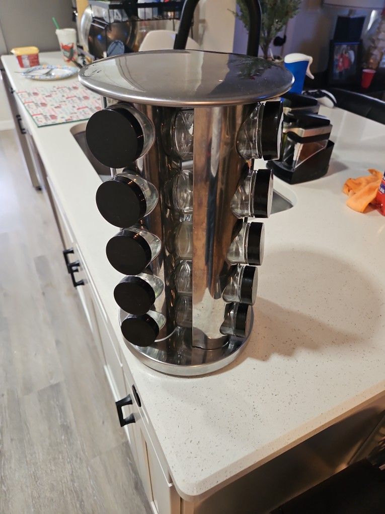 Storage for seasoning