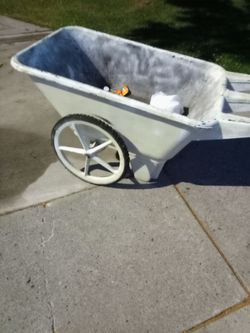 Rubbermaid big wheel cart