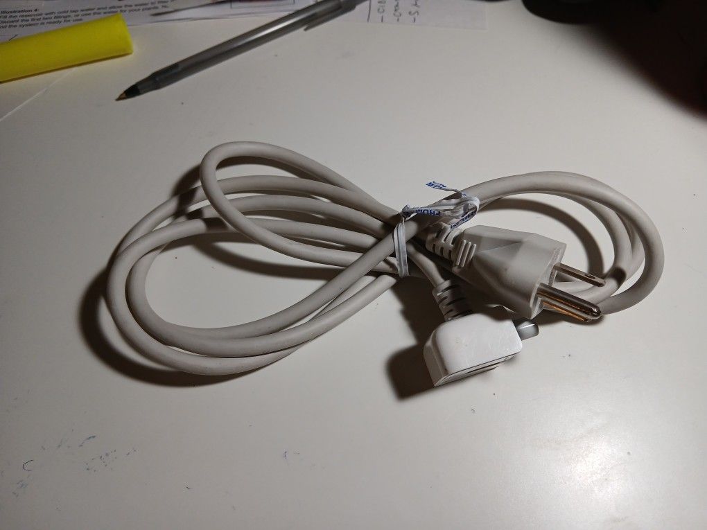 Original Apple extension power cord New.
Only 5 dollars.
Great deal.