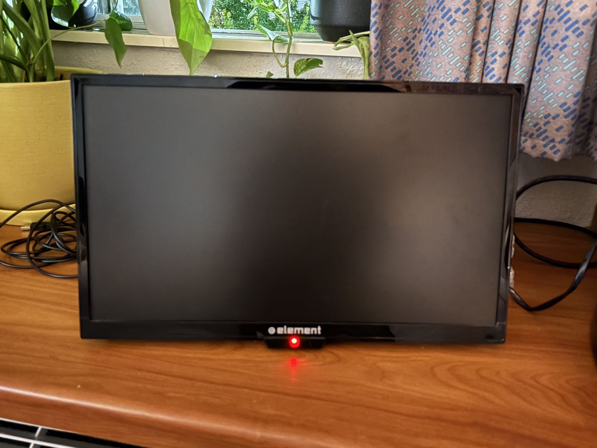 19” Element TV 