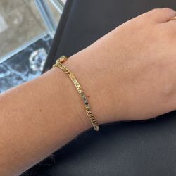 18k 4.7g Charm Bracelet 