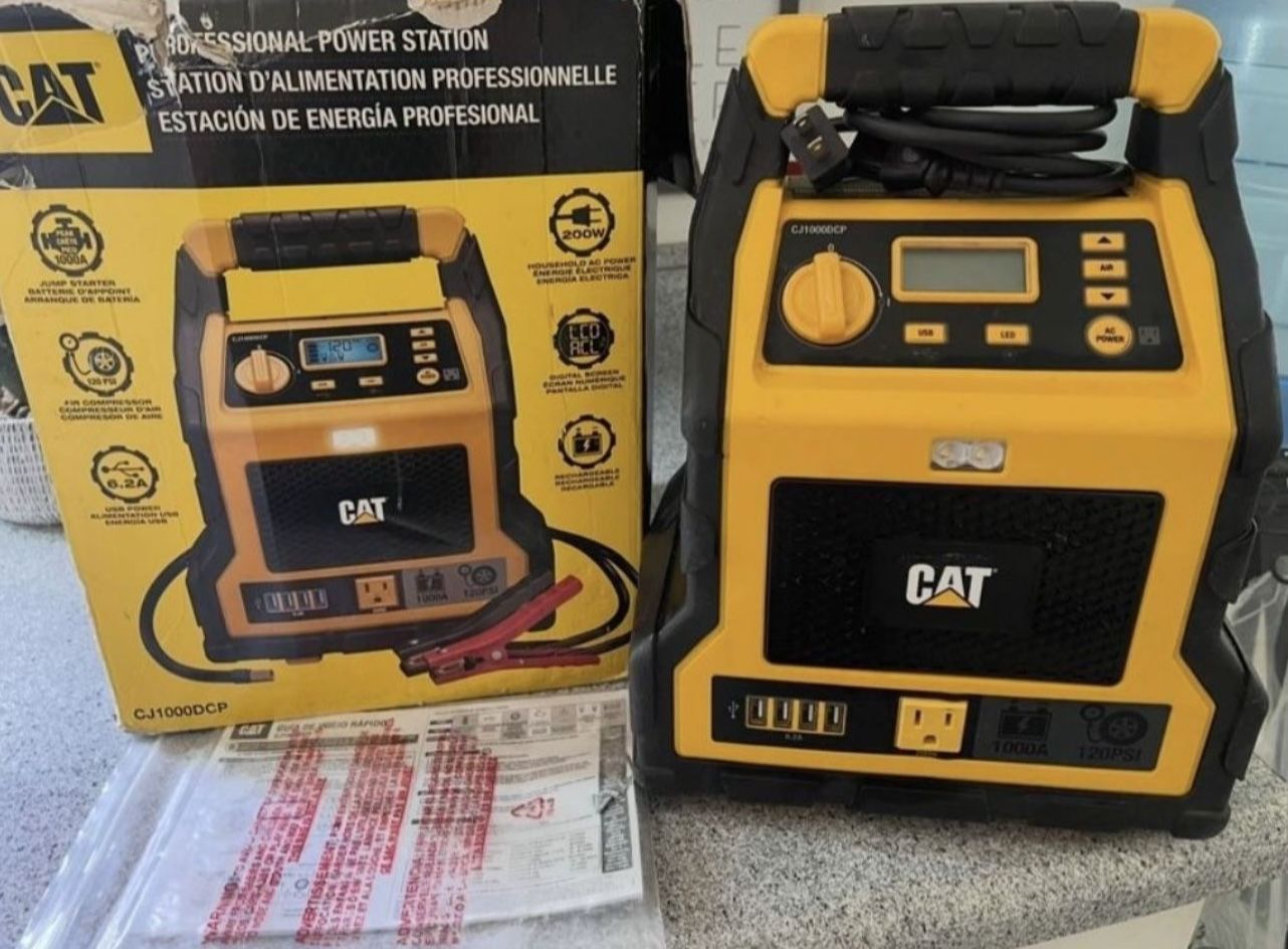 CAR BATTERY AND TIRE PUMP