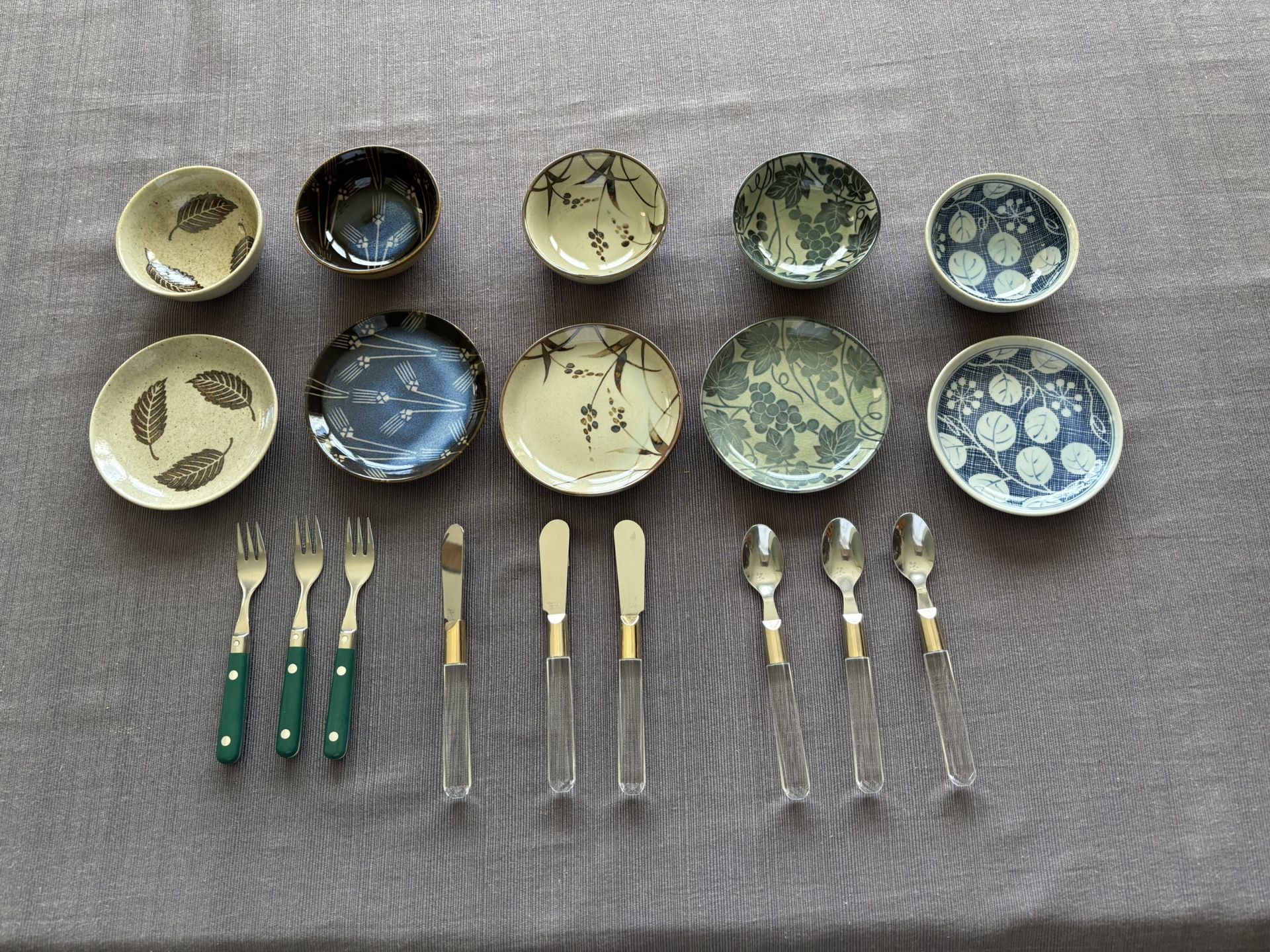 Authentic Vintage Japanese Ceramic Dipping Sauce Bowl and Dish, set of 5, new, approx dimensions bowl 3 1/2” dish 4 1/2”, 3 sets of utensils, 19 piece