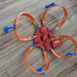 Hot Wheels Criss Cross Crash Track 