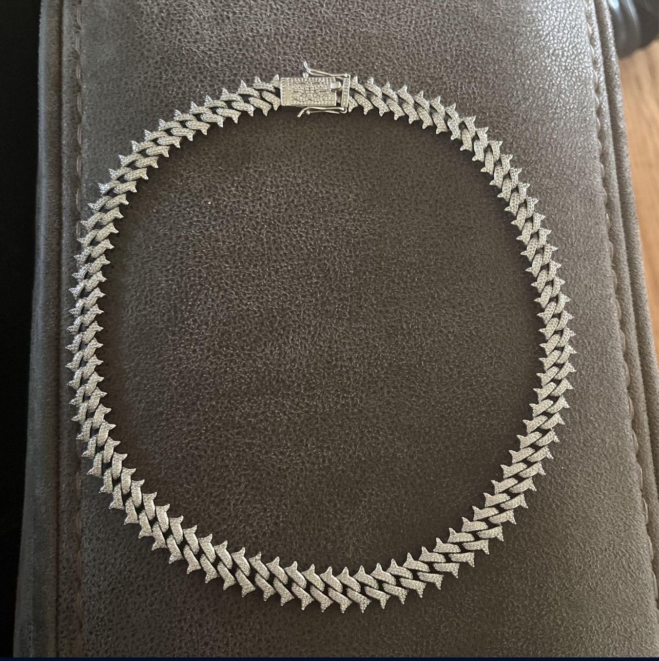 18k White Gold Cubic Link