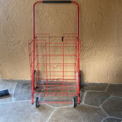 Basket on wheels