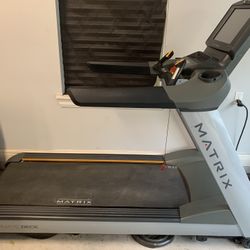 Treadmill Matrix Refurbished 