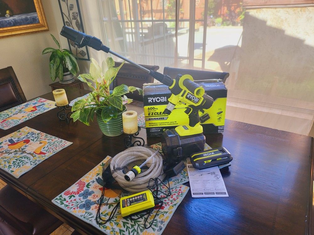 Ryobi 40V HP Brushless EZClean 600 PSI 0.7 GPM Cordless Battery Cold Water Power Cleaner with 2.0 Ah Battery and Charger