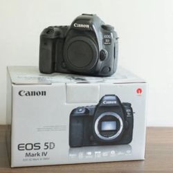 Canon EOS 5D mark Iv DSLR camera body only 