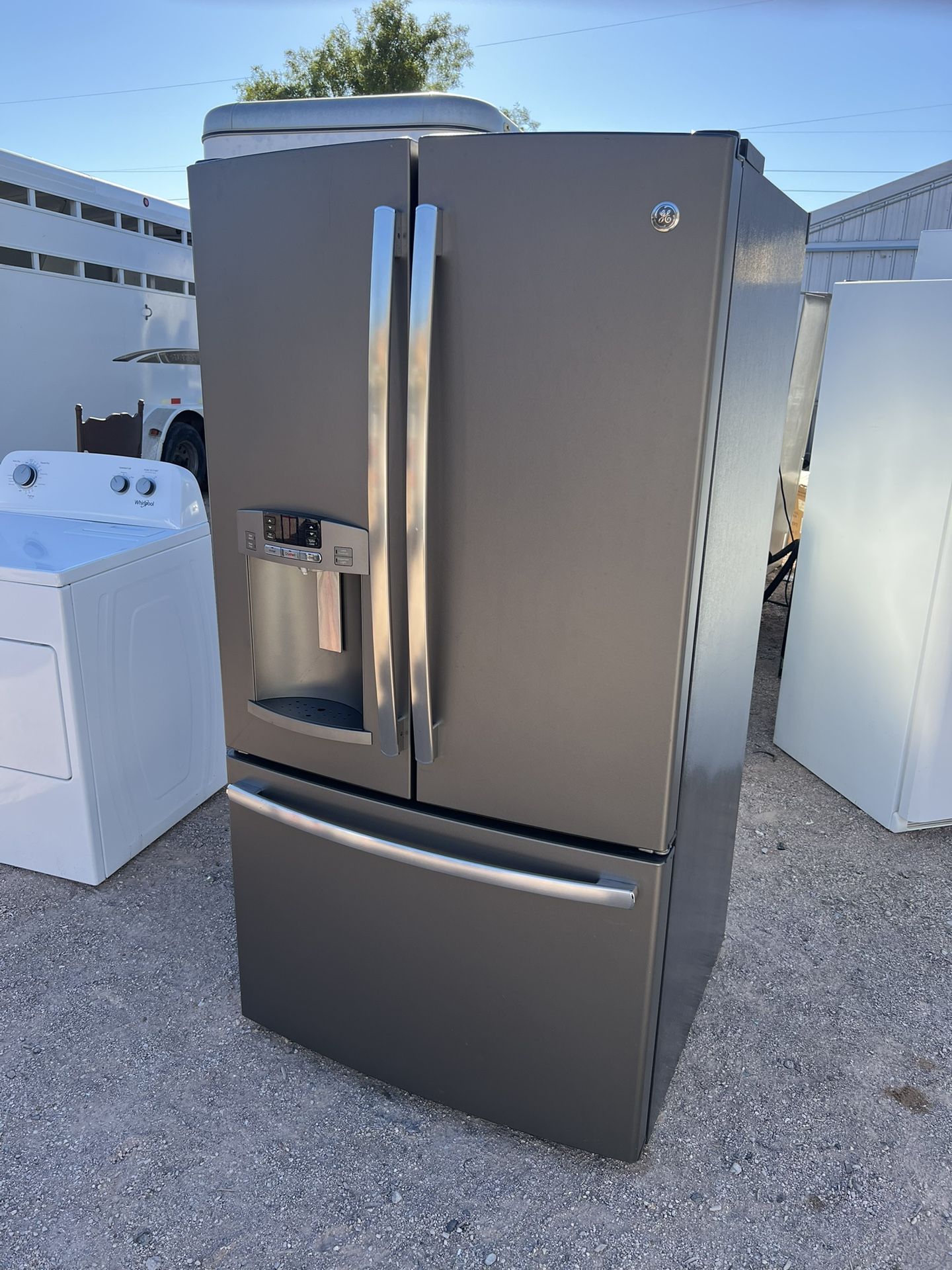 GE REFRIGERATOR 