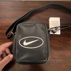 Supreme/Nike Leather Shoulder Bag 100$ OBO 