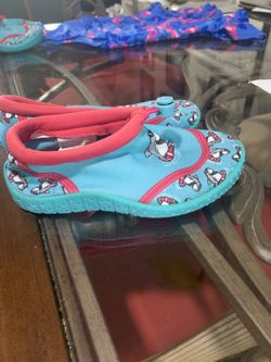 Whater Shoes Size 9/10