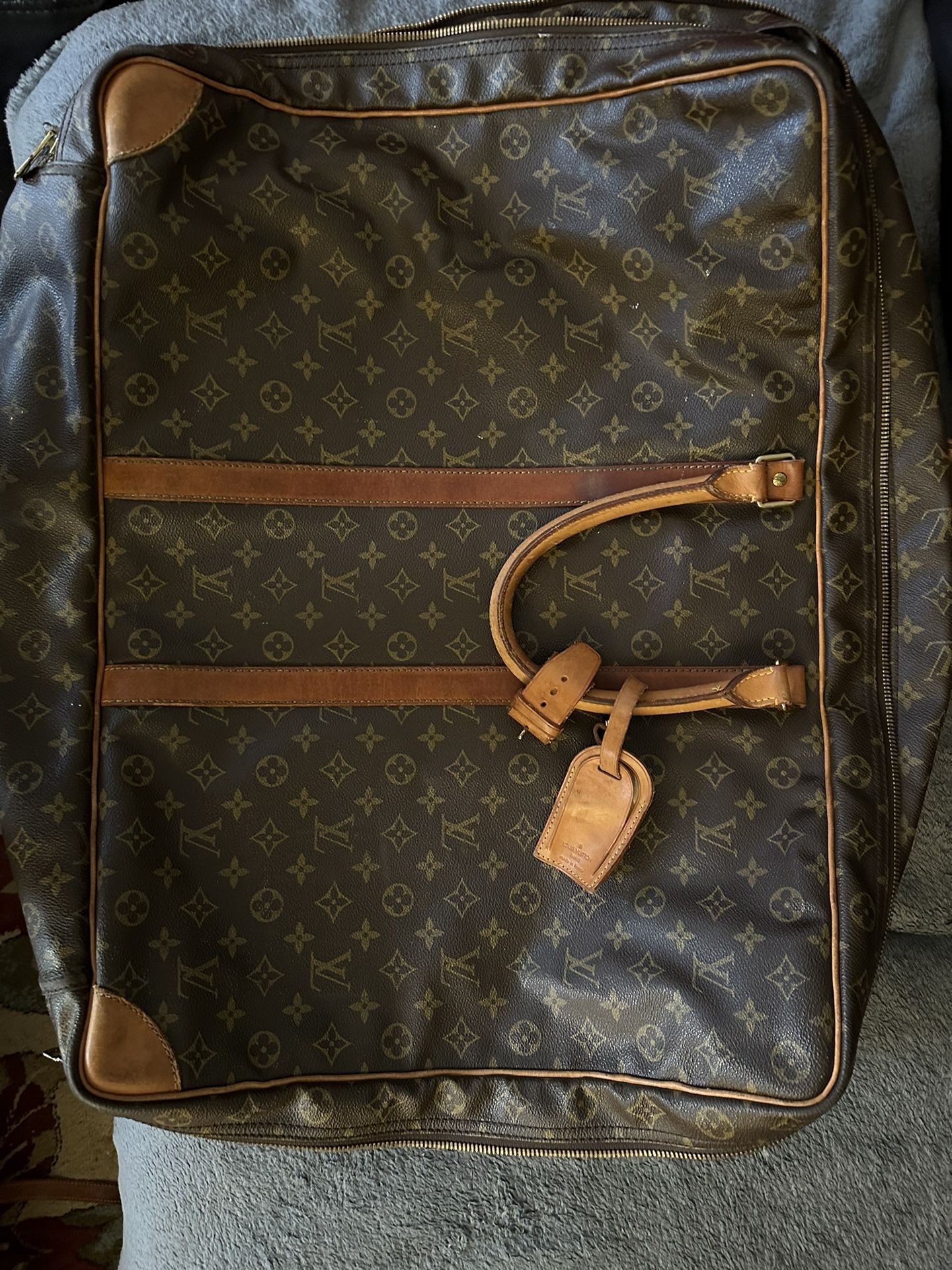 AUTHENTIC Louis Vuitton Luggage - Bag