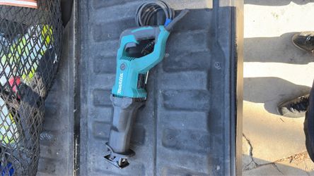 Makita saw saw