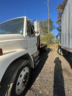 2000 Freightliner Towing Thumbnail