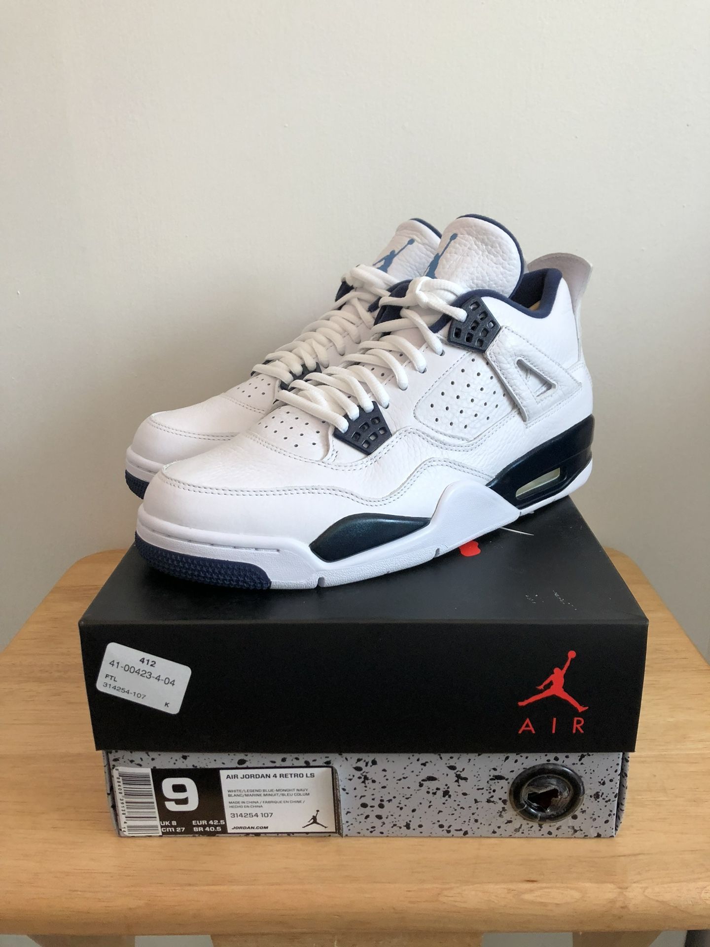 DS Jordan 4 Columbia size 9
