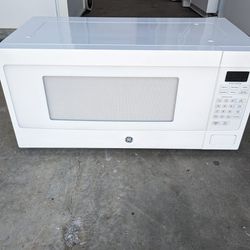 Microwave - Clean and Ready To Use