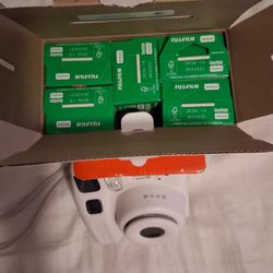Fujifilm Instax Mini SE Camera w/ 5 Packs of Film!