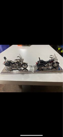 Motorcycle diecasts 1:32 scale
