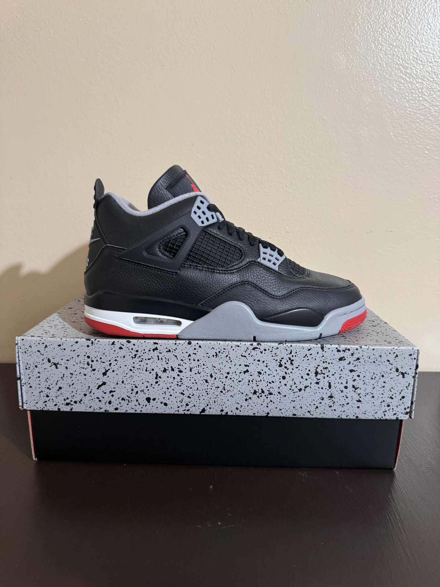 Jordan 4 Retro (Bred Reimagined)