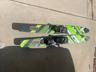 HO Blast 63 water skis