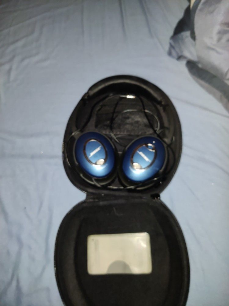 Bose QC-15 Blue Headphones With Noise Cancellation